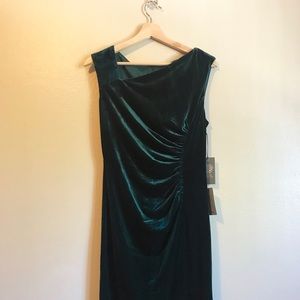 Vince Camuto Green Velvet BodyCon Dress. Size 8.
